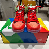 NIKE SB DUNK HIGH STRAWBERRY COUGH (PRE-OWNED) CW7093600 SIZE 9