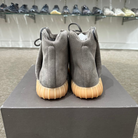 yeezy boost 750 box YEEZY BOOST 750 LIGHT GREY GLOW IN THE DARK (PRE-OWNED) BB1840 SIZE 8. – Original Grail
