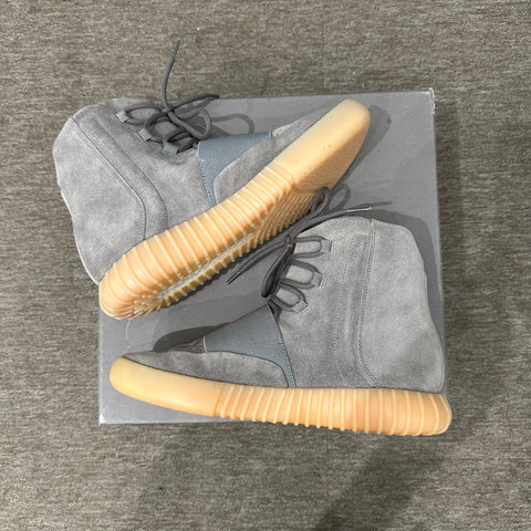 YEEZY BOOST 750 LIGHT GREY GLOW IN THE DARK (PRE-OWNED) BB1840 SIZE 8. – Original Grail