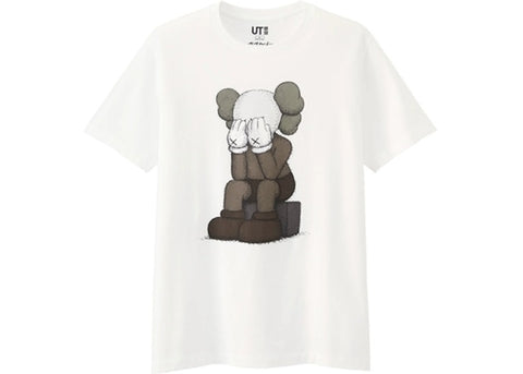 KAWS X UNIQLO PASSING THROUGH TEE (ASIA SIZING) WHITE  SIZE XL