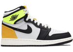 JORDAN 1 RETRO HIGH WHITE BLACK VOLT UNIVERSITY GOLD (GS) 575441118 SIZE 4Y, 5.5Y
