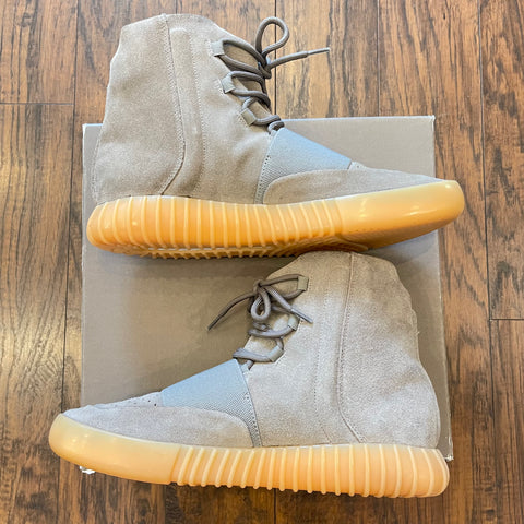 ADIDAS YEEZY BOOST 750 LIGHT GREY GLOW IN THE DARK (PRE-OWNED) BB1840 Original Grail ADIDAS YEEZY BOOST 750 LIGHT GREY GLOW IN THE DARK (PRE-OWNED) BB1840 Original Grail